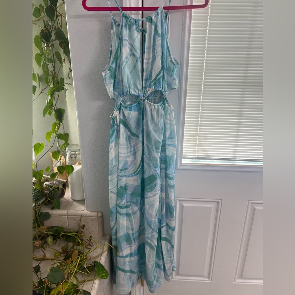 Elastic waist cut out dress